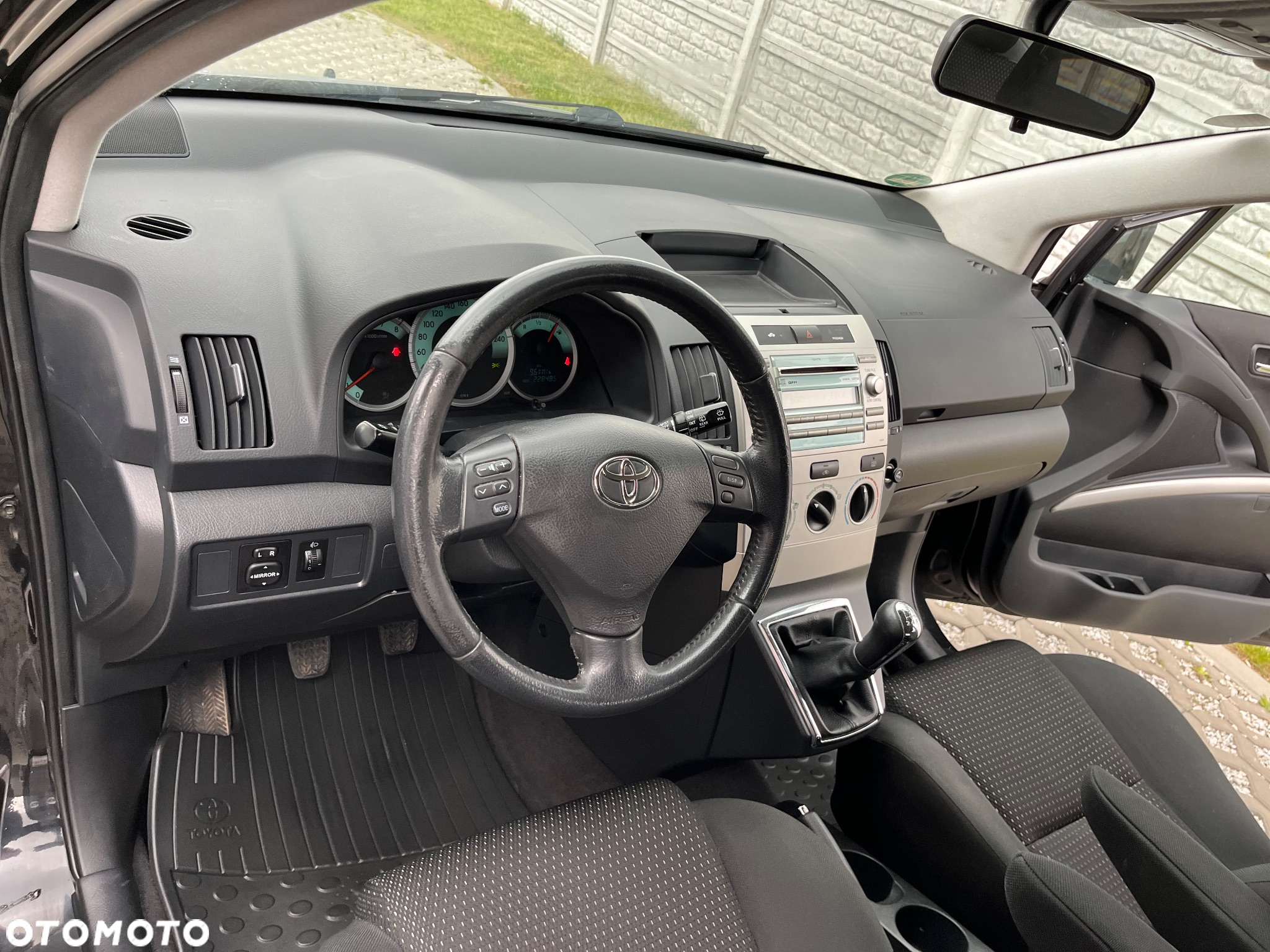 Toyota Corolla Verso 1.6 Terra 7os - 21