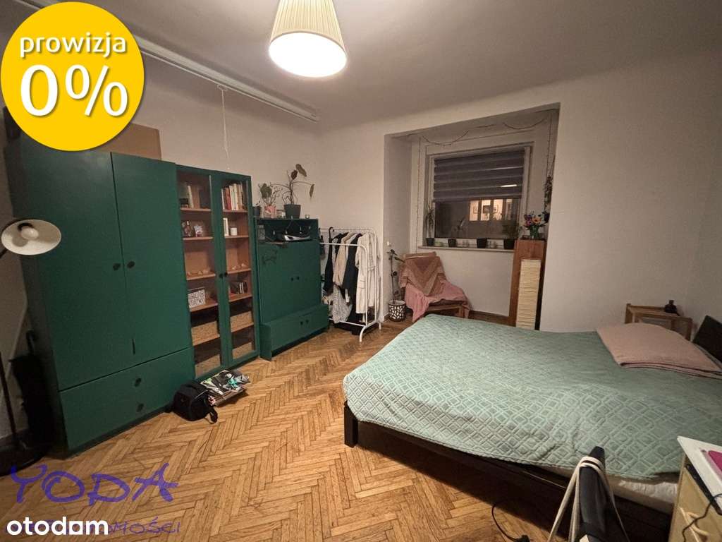 Przestronne mieszkanie w sercu miasta.-0