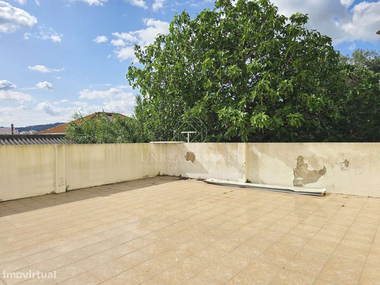 Apartamento T3 em Remodelação com Terraço de 80 m² e Parqueamento | Se-22