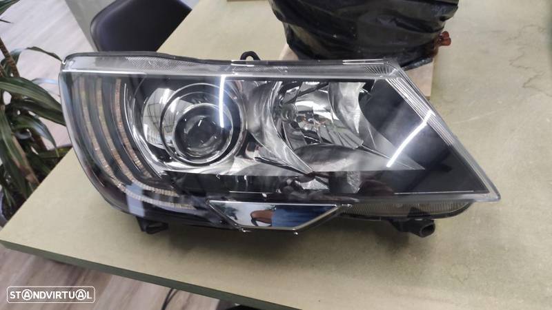 farol direito bi-xenon led Skoda Superb facelift 2013 - 1