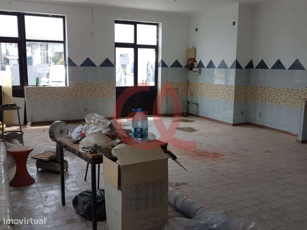 Loja, Armazém e Garagem - Cais Novo, Darque - Viana do Castelo - Grande imagem: 1/12