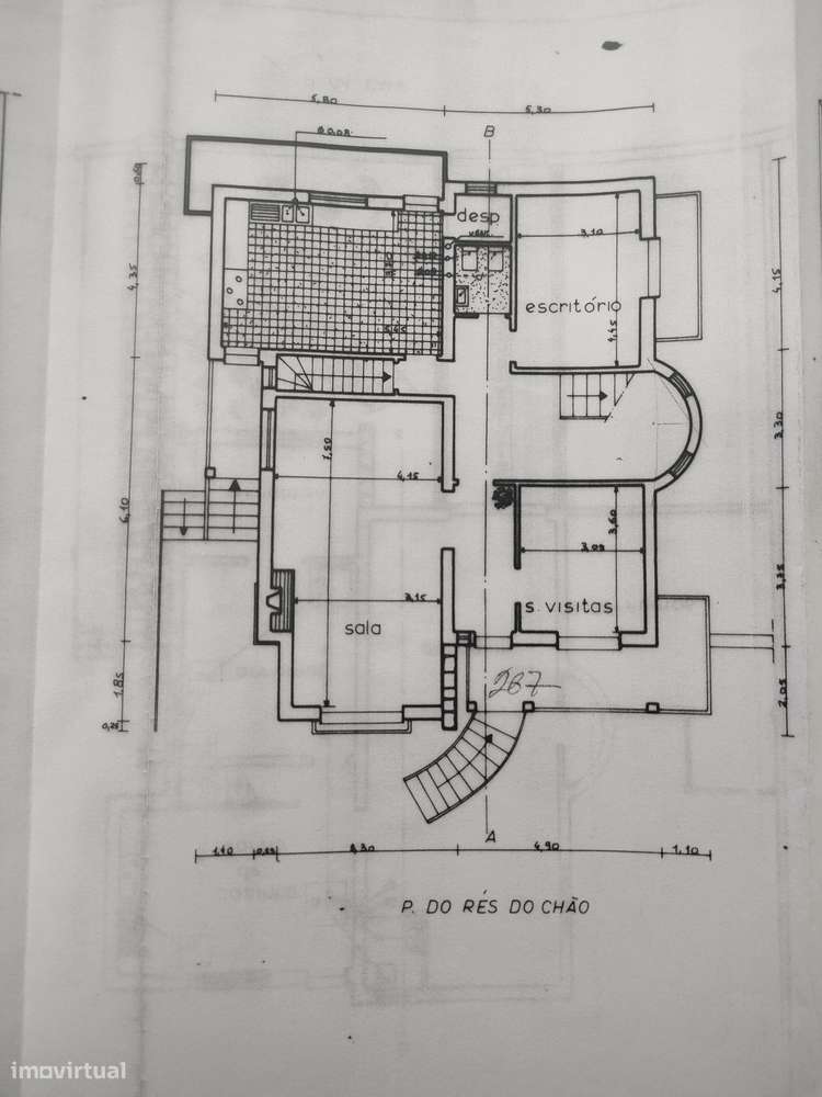 Moradia T5 com Piscina na Rua Padre Cruz, Maximinos-45