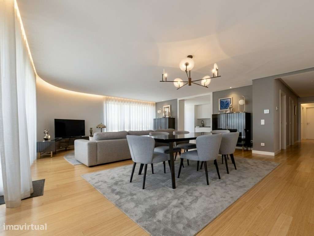 Penthouse T4 | Praça Velasquez | Terraço Privativo com Jacuzzi-4