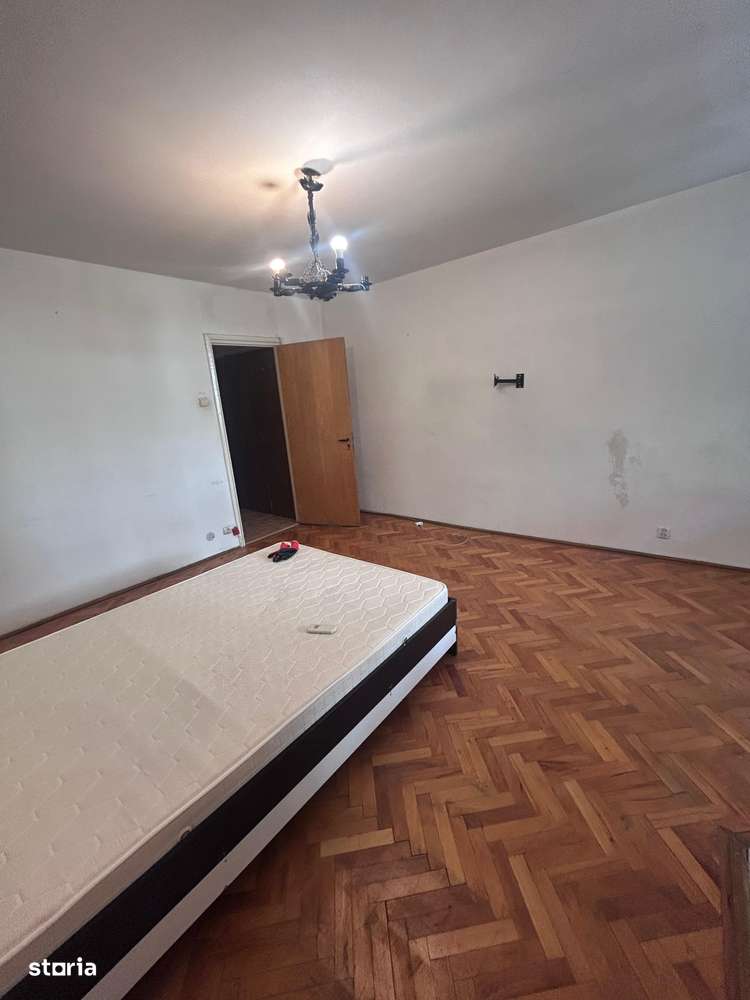 Garsoniera de vânzare Policlinica Titan etaj 3-2