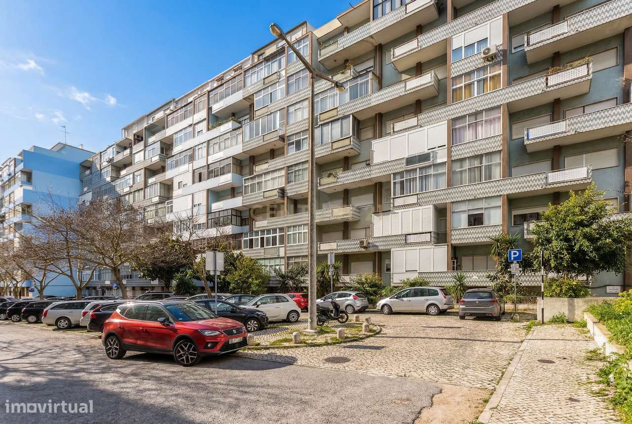 Apartamento T3 transformado em T2 com Vista para o Tejo - Grande imagem: 5/24