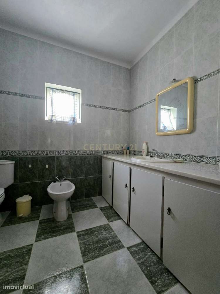 Moradia T3 com 2000 m² de Terreno, Poço, Forno Tradicional e Garagem –-15