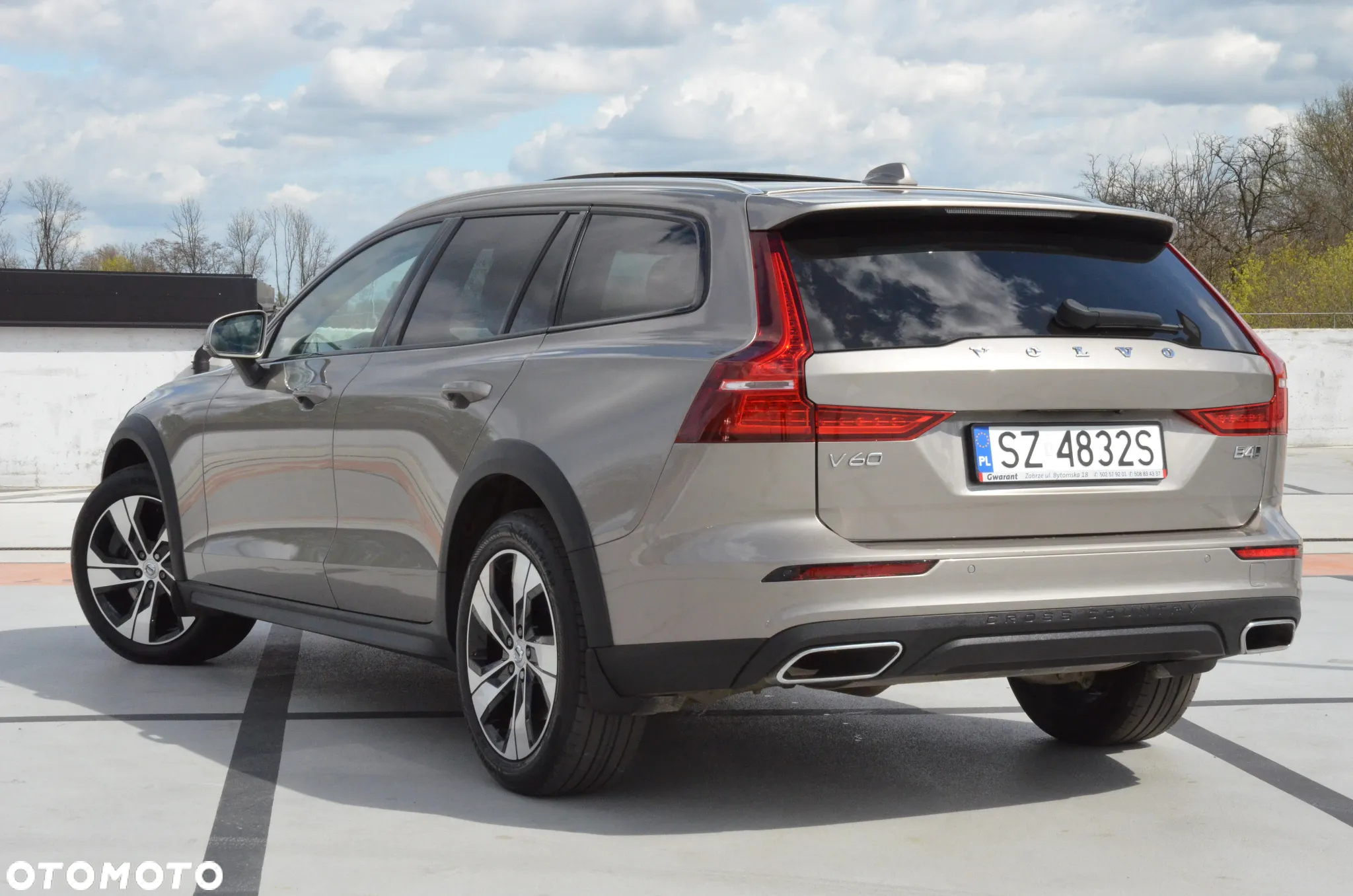 Volvo V60 Cross Country B4 D AWD Geartronic Pro - 13