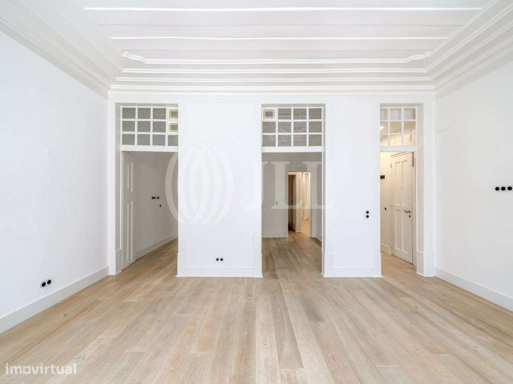 Apartamento T2+2 , renovado, em Alfama, Lisboa-6