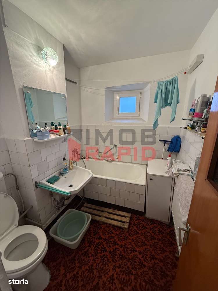 Apartament cu 3 camere, Zona Han-8