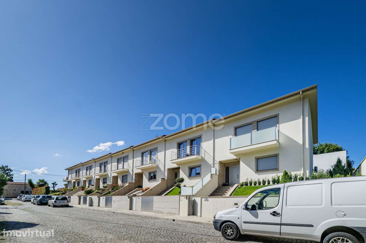 Moradia Banda T4 - Como Nova, em Encourados, Barcelos - Grande imagem: 4/60