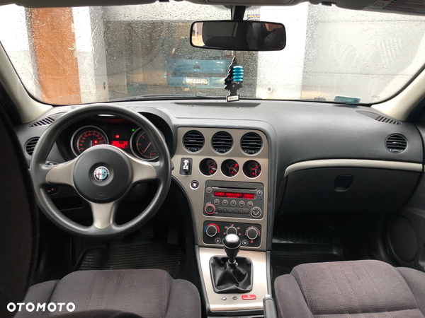 Alfa Romeo 159 1.9JTDM Distinctive - 10