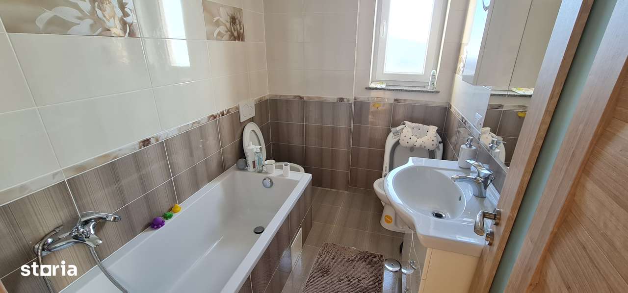 ZONA OBCINI-bloc nou- apartament de LUX cu 3 camere-9