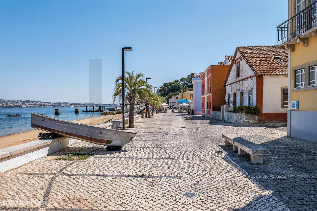 Moradia histórica à beira Rio na Trafaria para remodelar - 1ª linha - - Grande imagem: 5/25