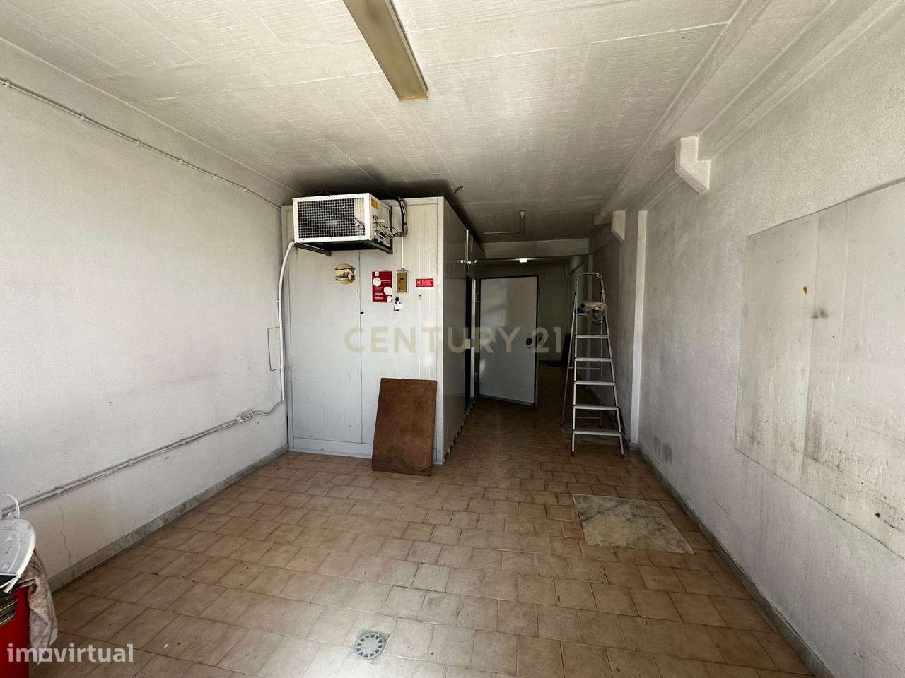 Armazém/Garagem em Mina de Água, Amadora - 45m² - Grande imagem: 3/9