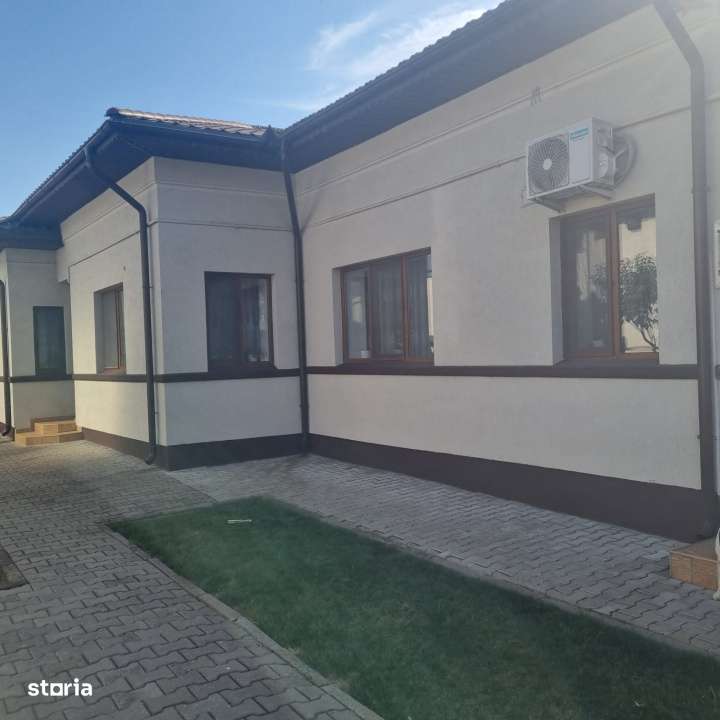 CASA DE VANZARE IN CALARASI - Imagine principală: 2/17