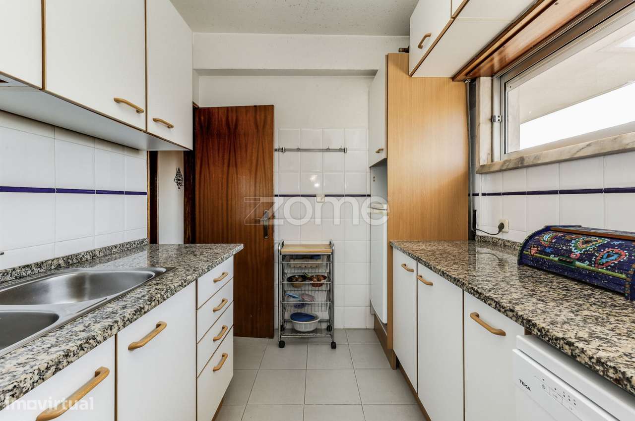 Apartamento T3 com vista mar na Parede-14