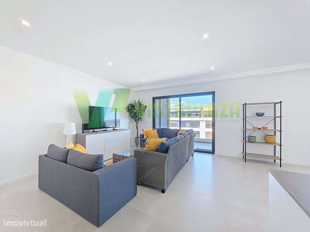 Apartamento Duplex com Terraço e Vista Panorâmica, piscina e garage...-8