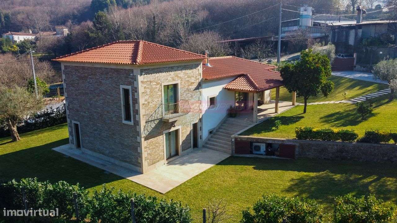 Luxuosa moradia de luxo T4 nova com piscina - Ponte de Lima! - Grande imagem: 4/44