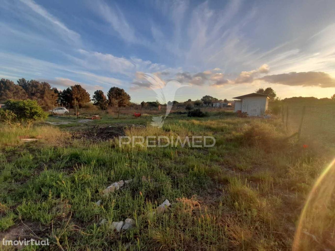 Terreno Isolado com 1300 m2,Vale de Marmelos,Palmela.