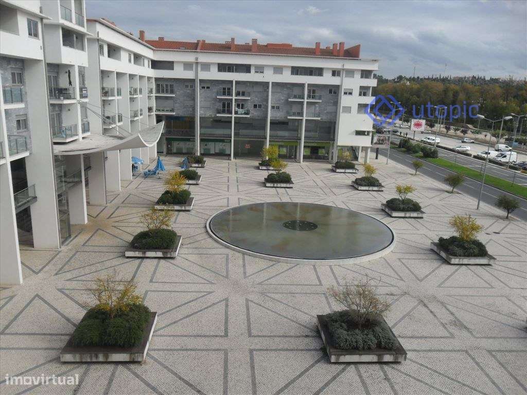 Loja de rua no Chiado 80m²-0