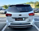 Kia Carnival - 4