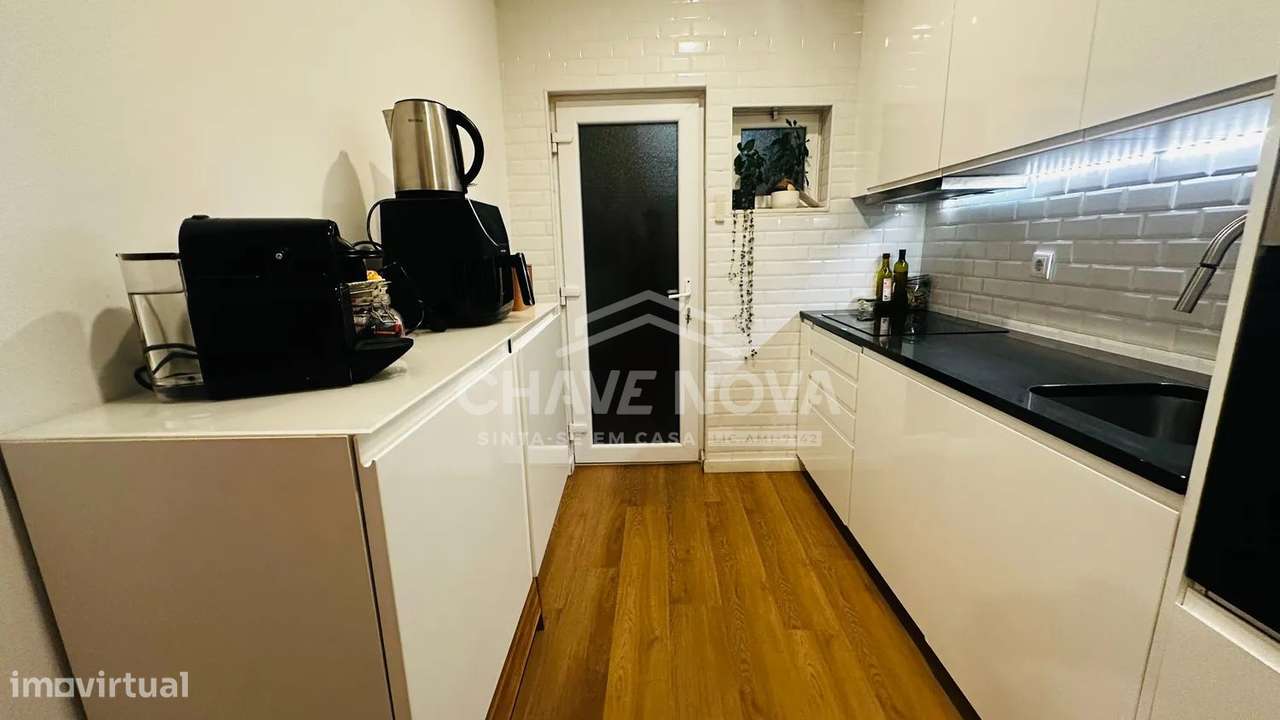 Andar Moradia T3 c/ Terraços, próximo Areosa no Porto-9