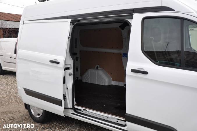 Ford Transit Custom Furgon L2H2 - 12