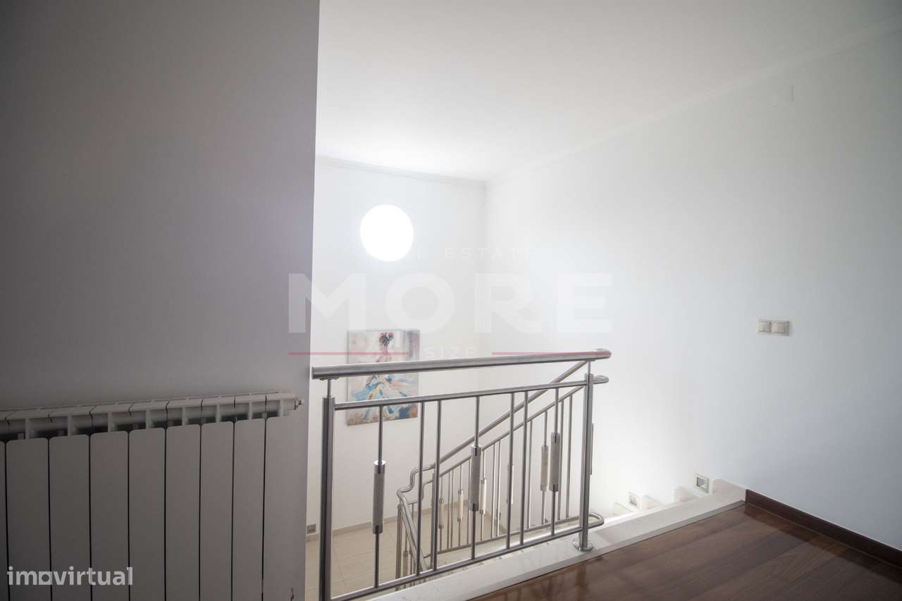 Moradia T5 independente de Gaveto - Caldas da Rainha-24