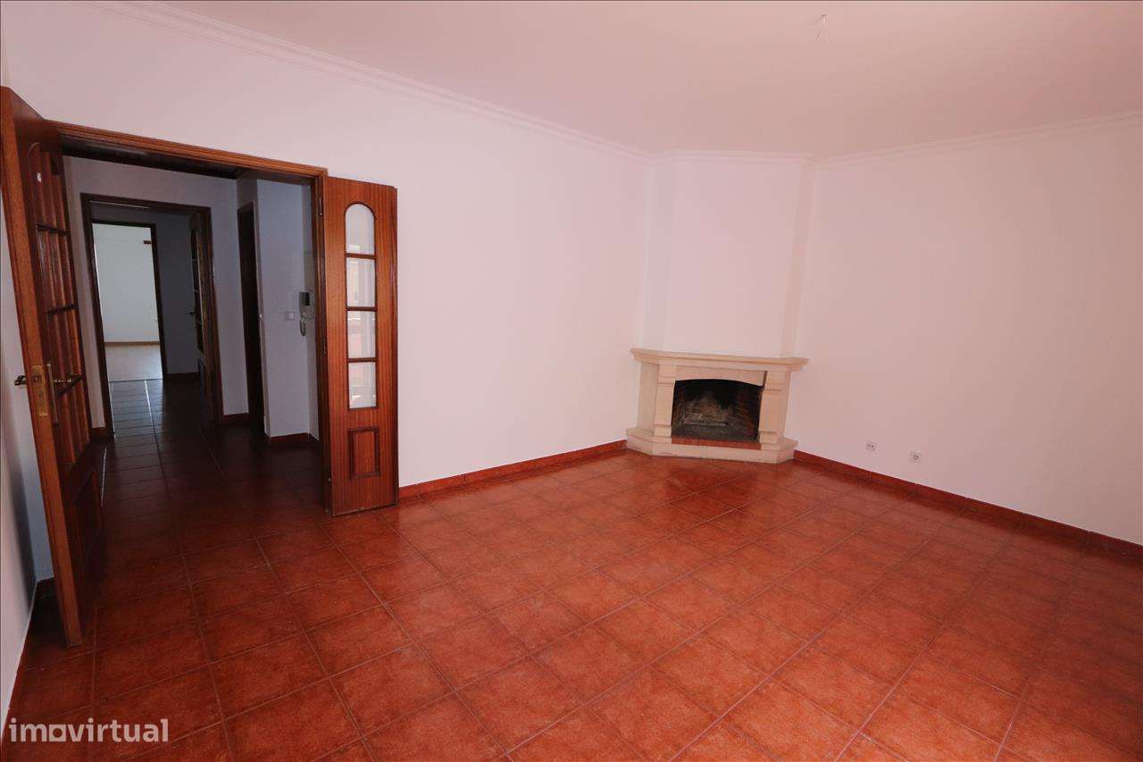 APARTAMENTO T3, ARRENDADO ATÉ SETEMBRO DE 2025, NA QUINTA DO CONDE - Grande imagem: 5/12