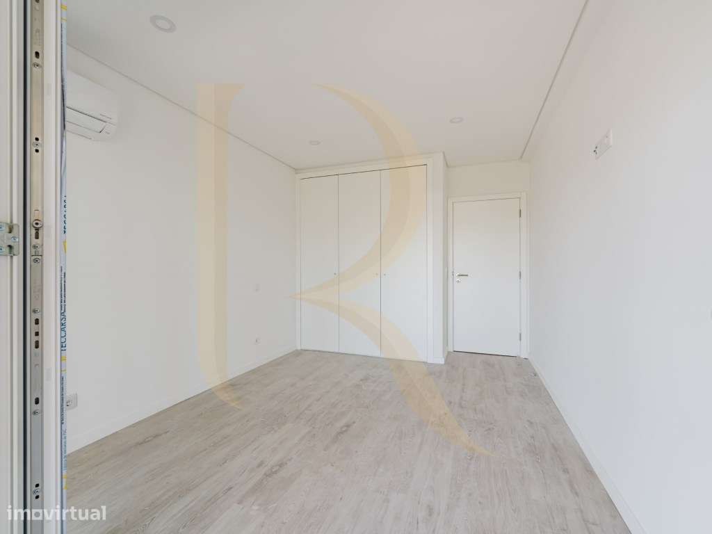 Apartamento T3 com elevador, parqueamento e arrecadação com condomí...-11