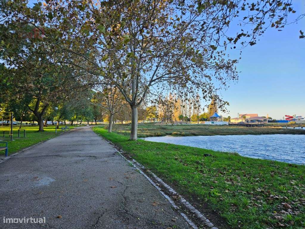 Apartamento T2, arrendado, para venda na Baixa da Banheira - Grande imagem: 2/8