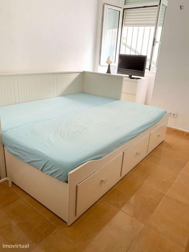 Quarto - localizado em Santa Apolónia Lisbon - Grande imagem: 5/10