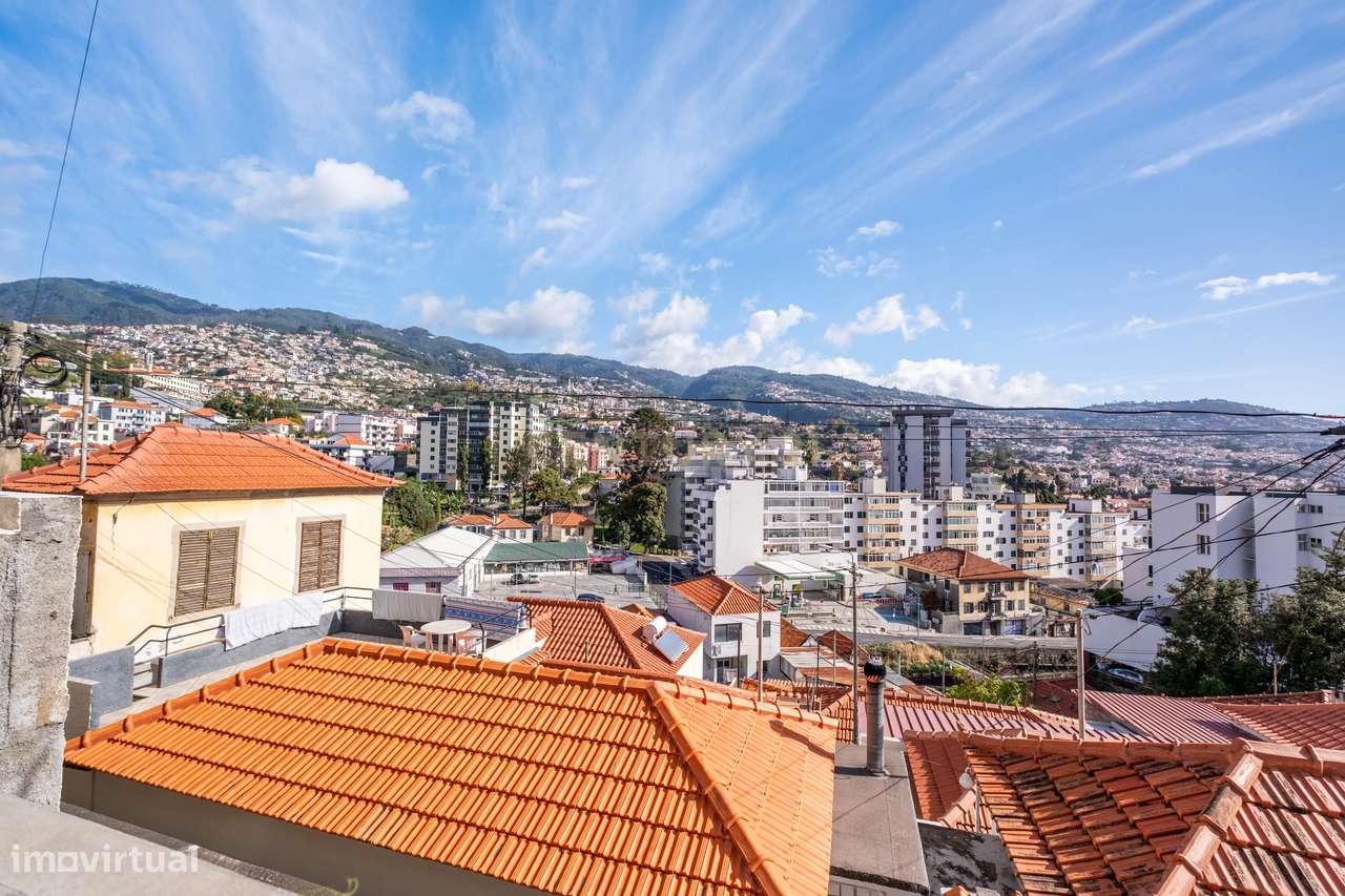Moradia T2 no coração do Funchal-36