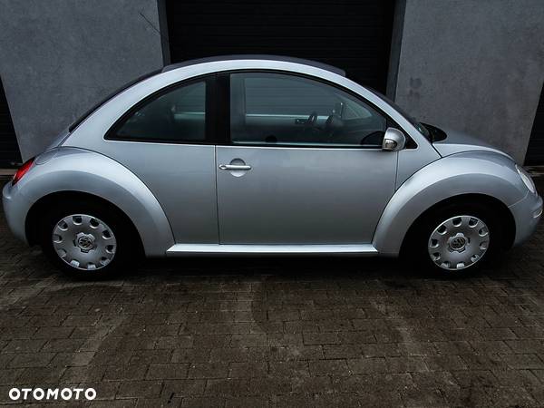 Volkswagen New Beetle - 15