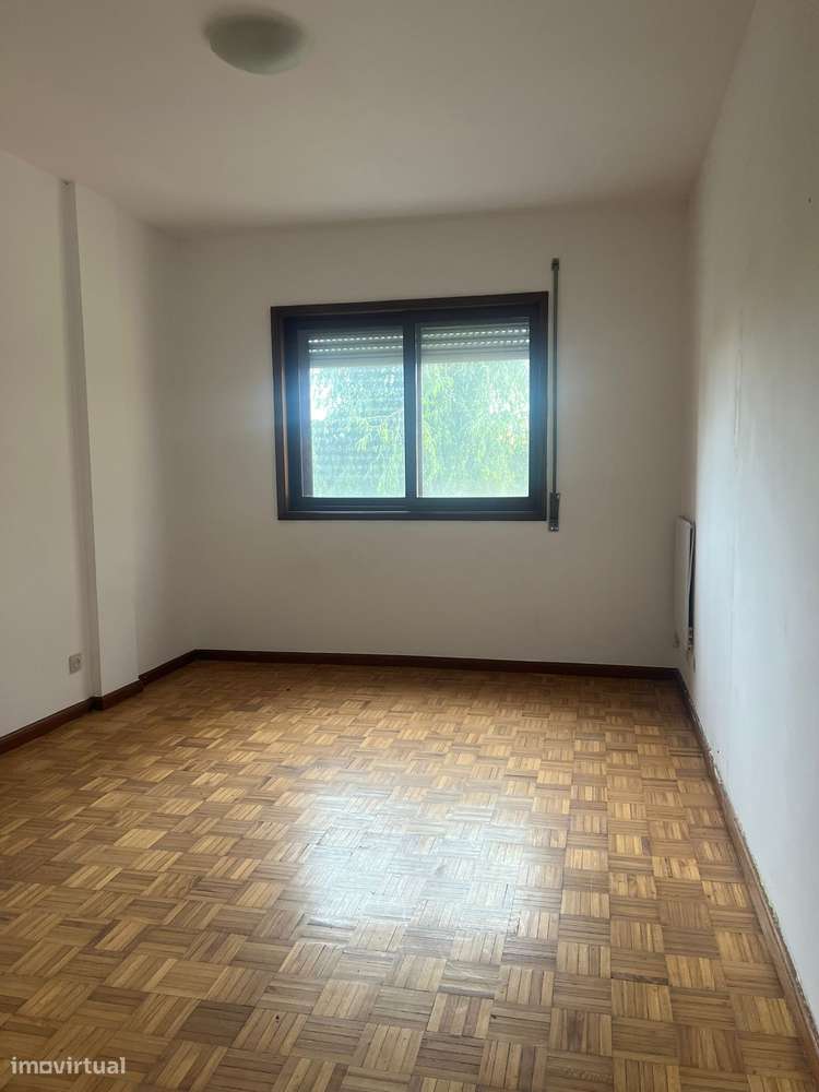 Apartamento T2 em Vila Nova de Gaia próximo da Nova estação de Metro-3