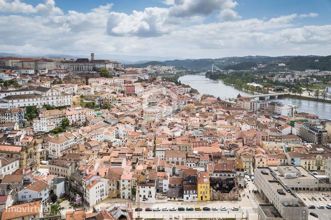 Apartamento T2 Triplex  equipado no centro de Coimbra.-11