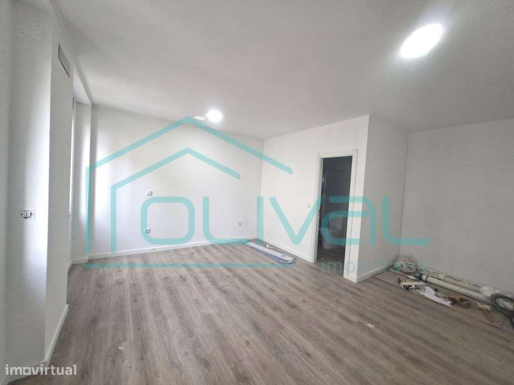 Moradia T3 totalmente remodelada no centro de Salvaterra de Magos-14