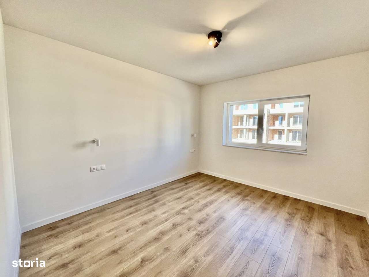 Ap. superb - 2 camere - 3.45 mp utili + balcon 7.37 mp - la cheie - Imagine principală: 5/9