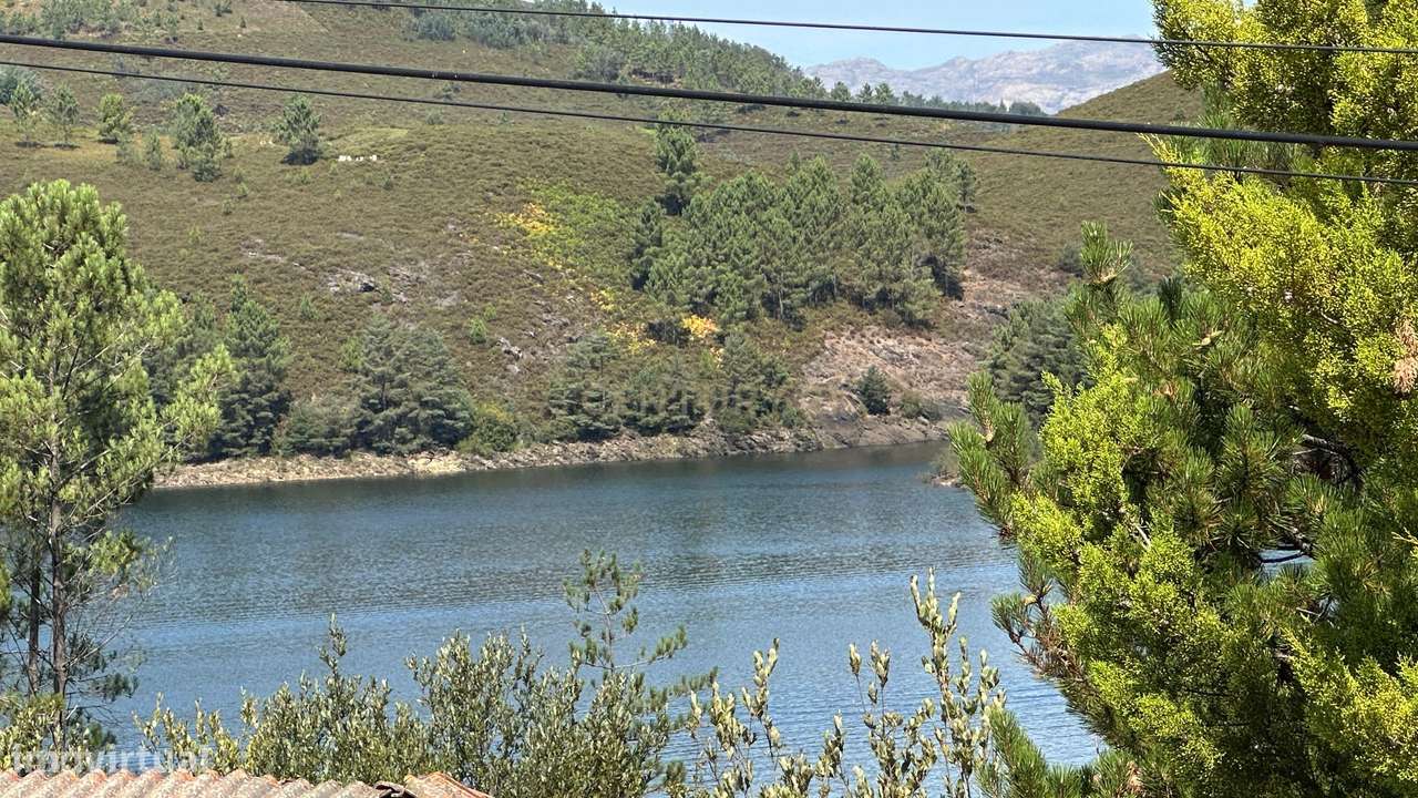 Moradia Exclusiva em "Ilha" Privativa na Albufeira de Venda Nova – Ger-20