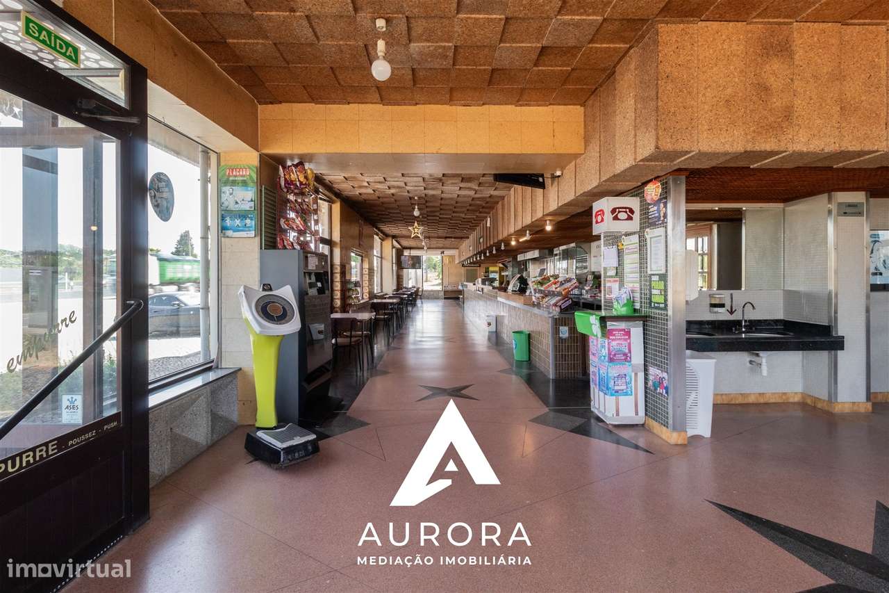 TRESPASSE Restaurante Equipado + Moradia + Terreno 2.000m² | 1.680m² d-8