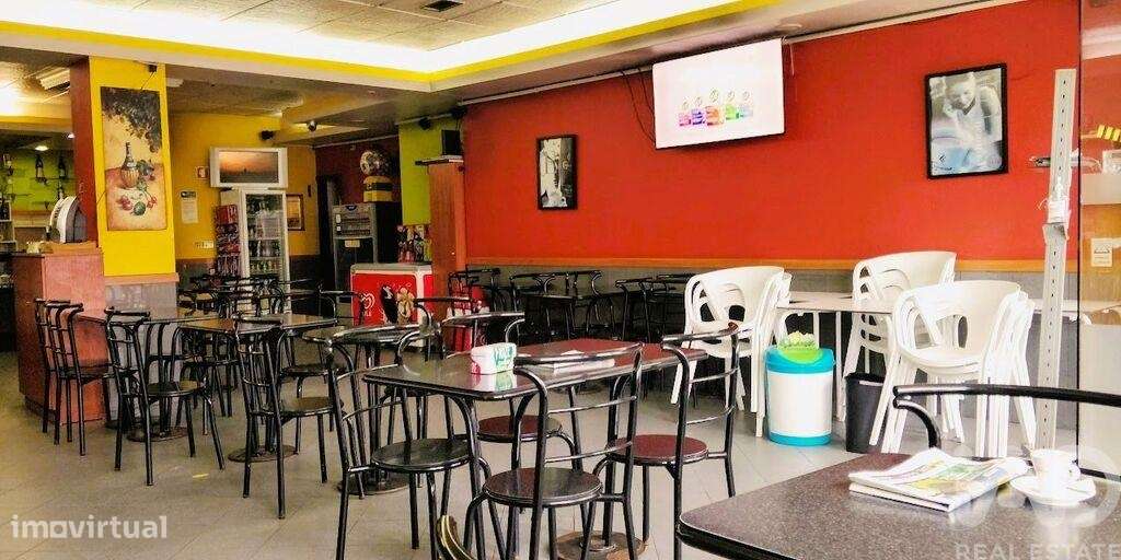 Café / snack-bar em Águas Santas de 118,00 m2 - Grande imagem: 1/30