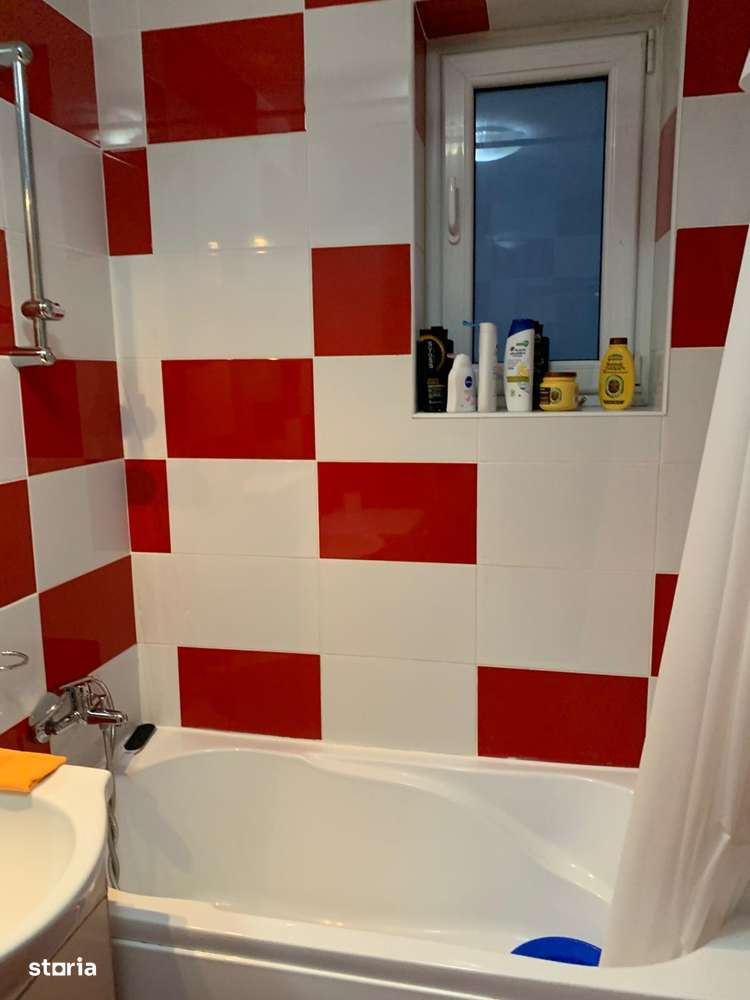 Garsoniera zona Tractorul mobilata complet etajul 1 - Imagine principală: 5/10