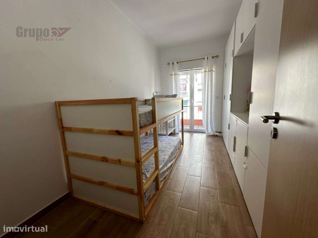 Excelente Apartamento T4 no Barreiro - Conforto e Modernidade-15