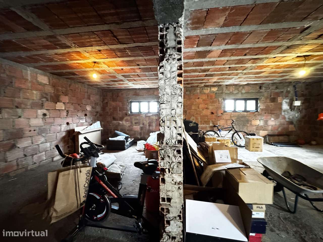 Moradia T3 Renovada em Fragoso-17