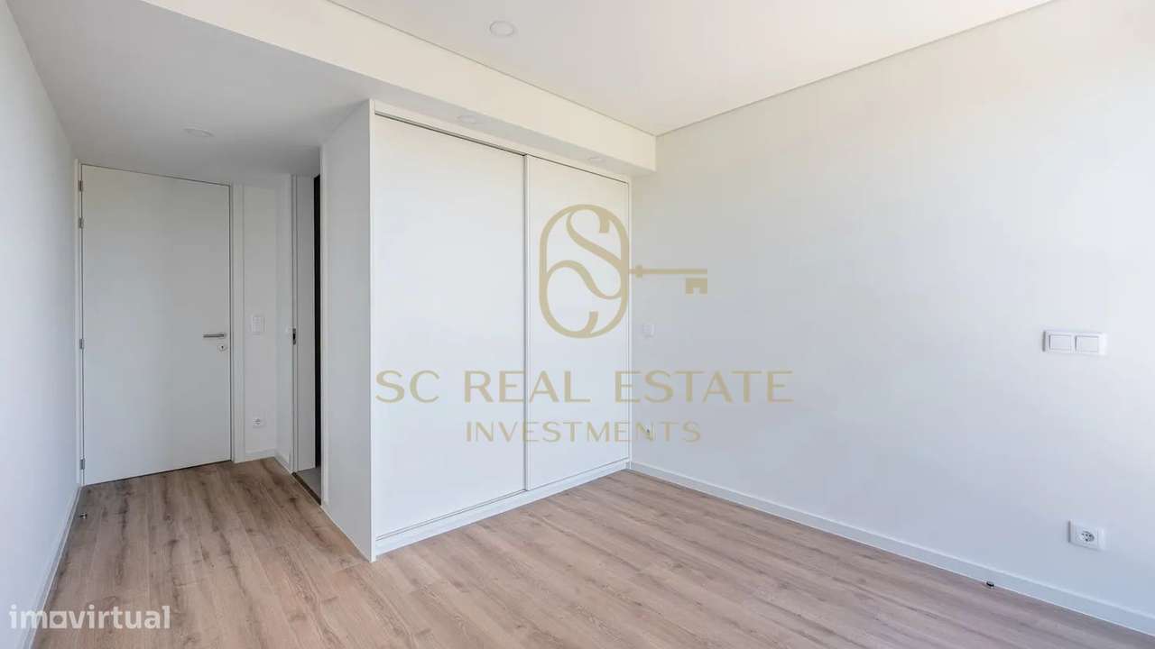 T2 Novo a estrear, 2 Suites, Varanda a Poente em São Mamede Infesta-23