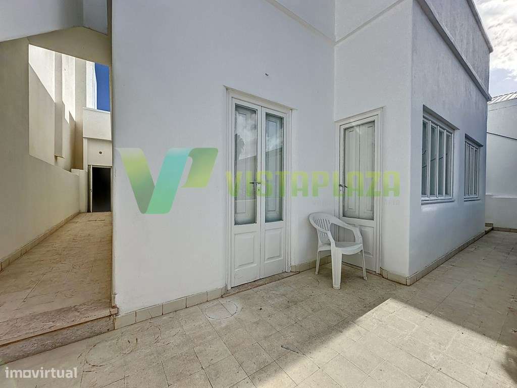 Moradia T4 Remodelada Centro de Portimão-17
