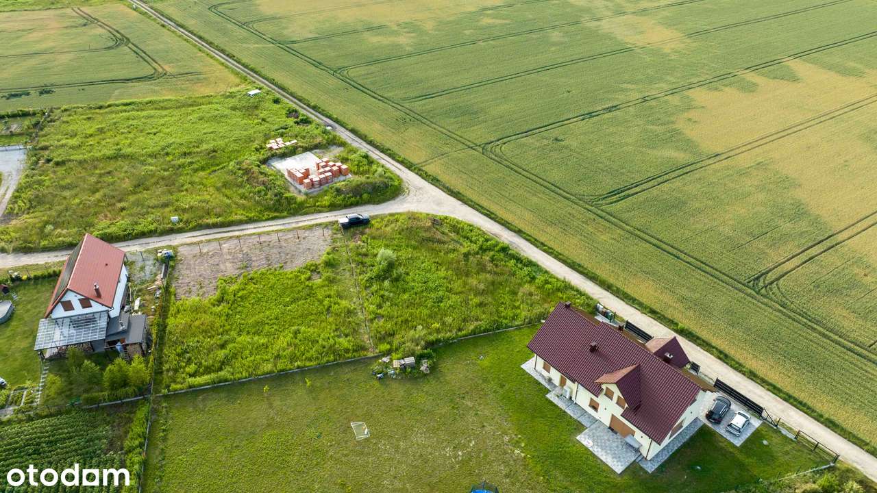 Działka budowlana w Czernicy-1