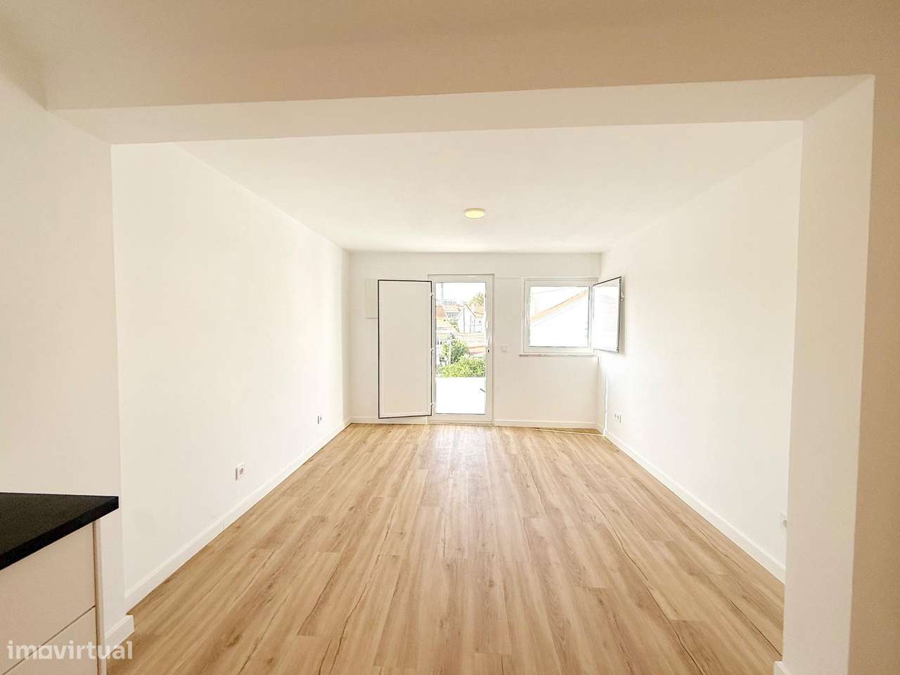 T2 remodelado c/ varanda e vista rio!-8