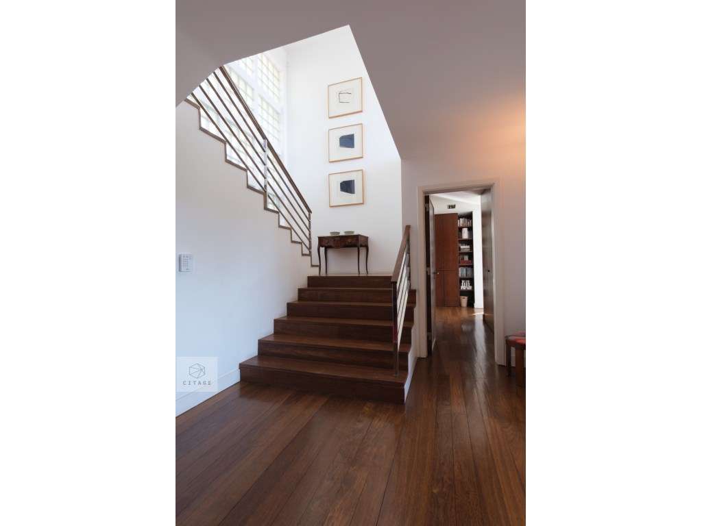 Moradia com vista mar no centro do Estoril-20