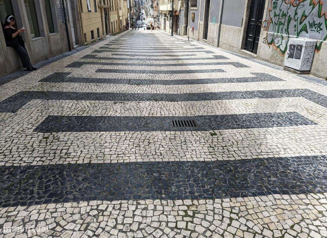 Prédio com potencial de reabilitação no centro de Vendas Novas - Grande imagem: 5/8